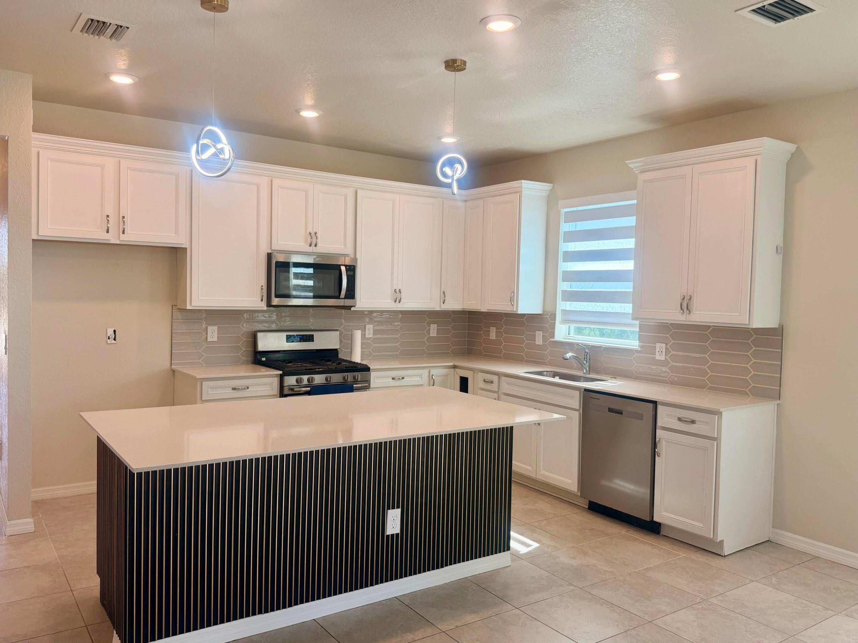 12318 SW MYRTLE OAK