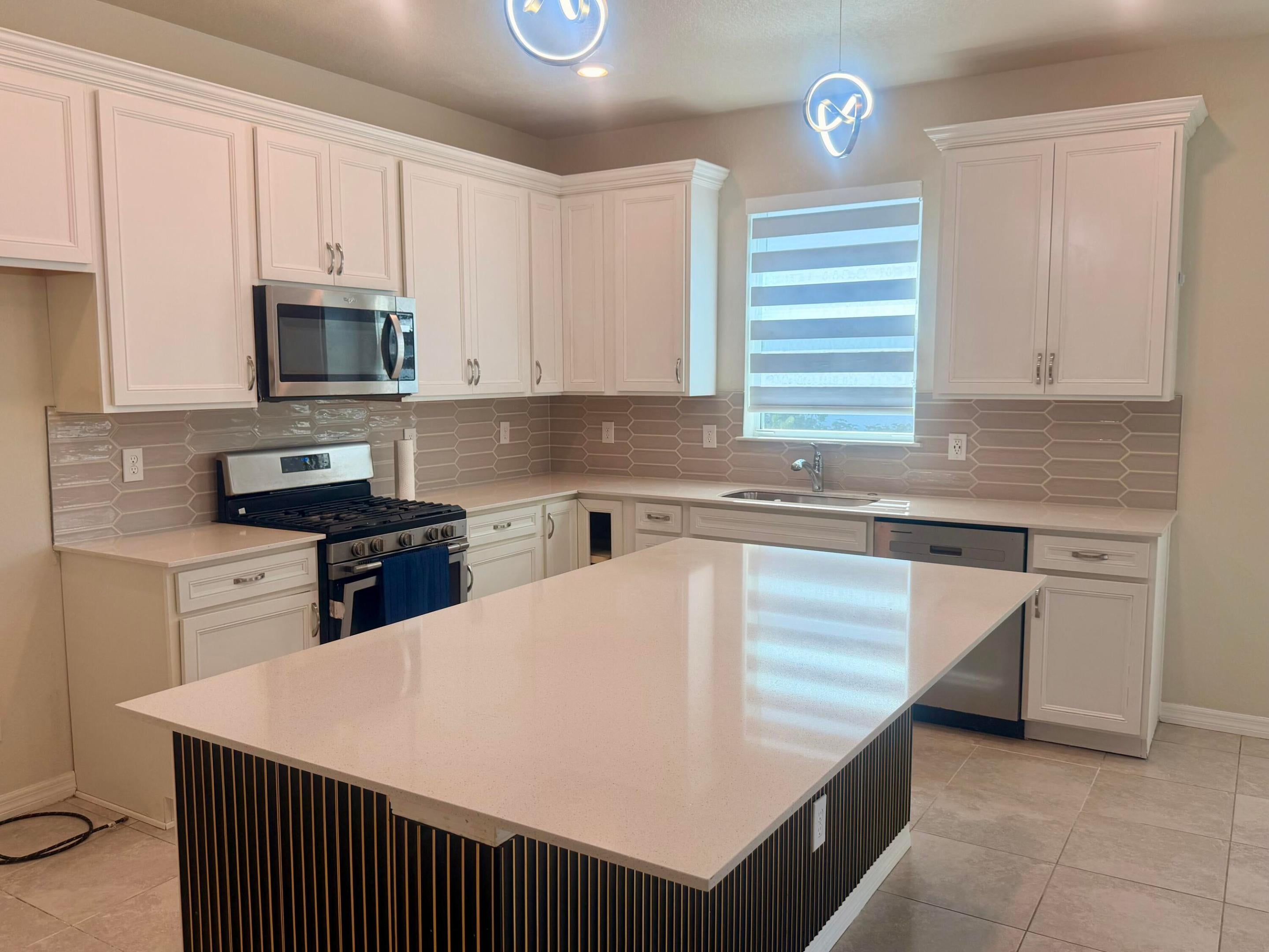 12318 SW MYRTLE OAK