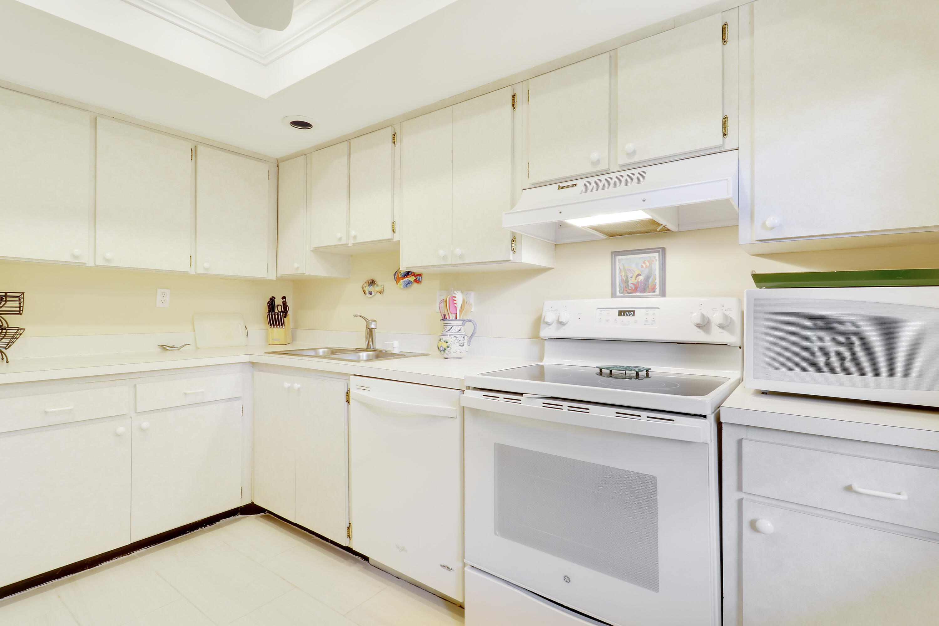 SEAMIST CONDO - Residential Lease