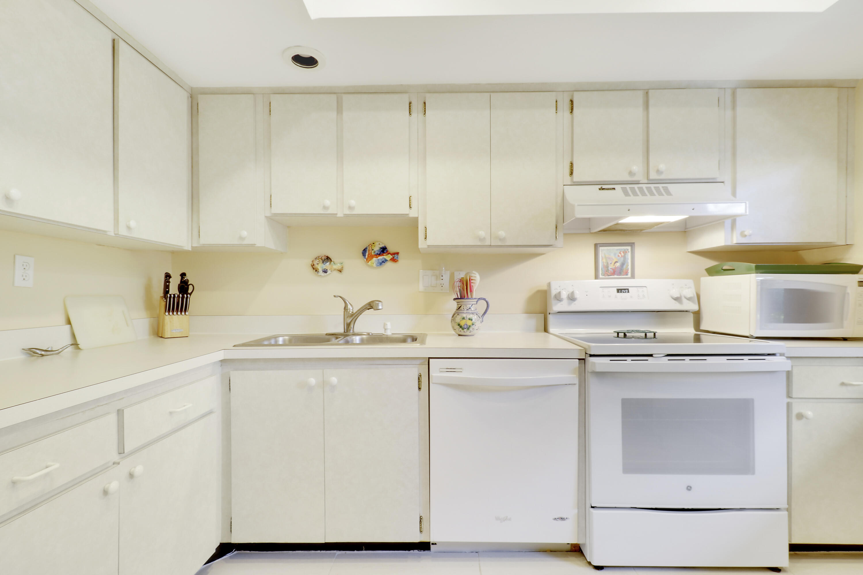 SEAMIST CONDO - Residential Lease