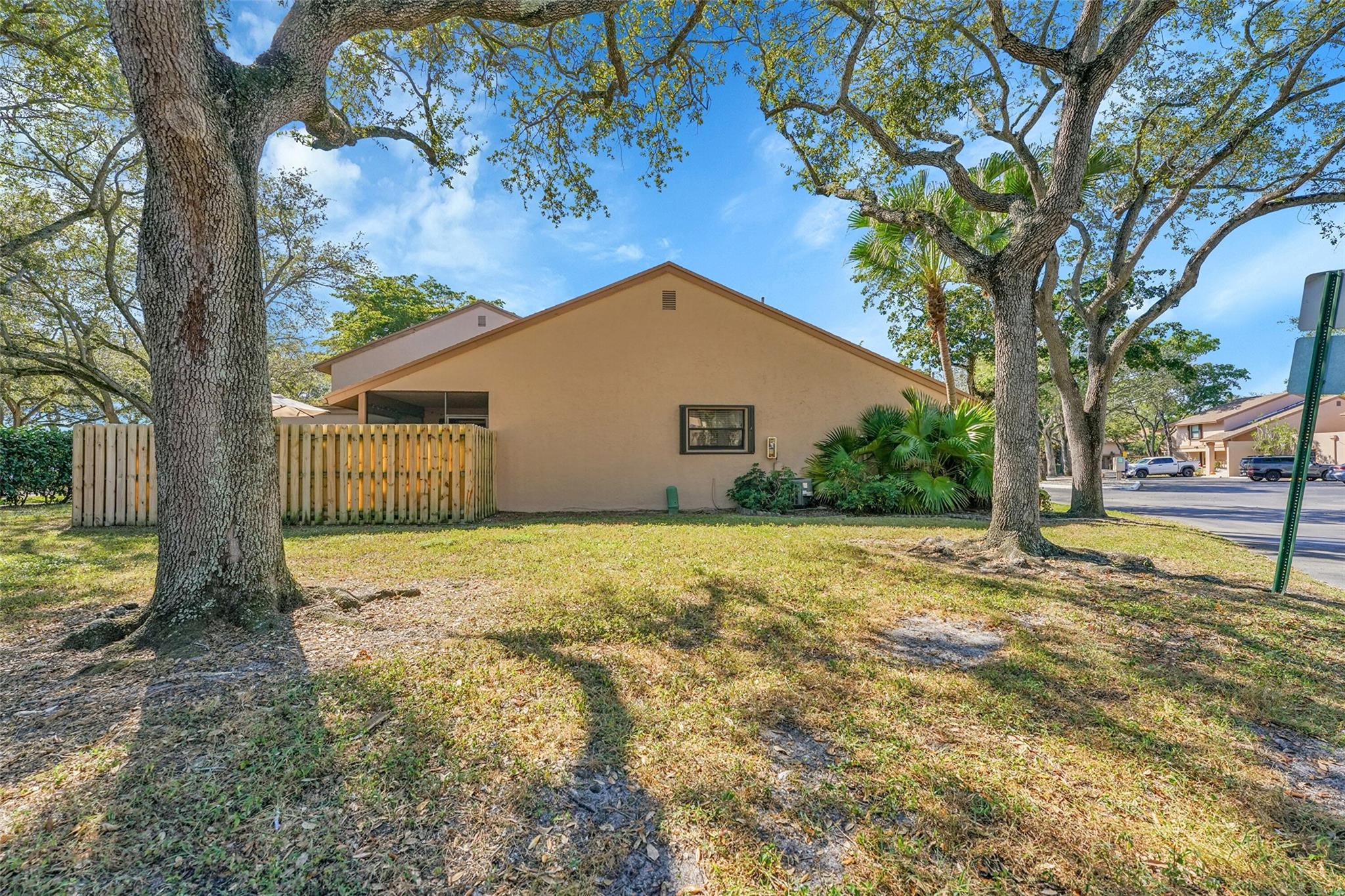 STONEBRIDGE ROCK CREEK - Residential