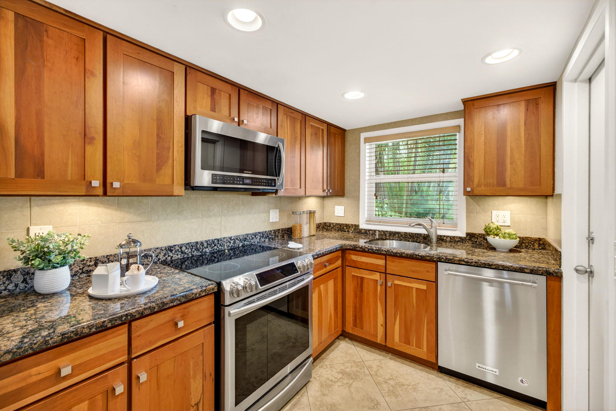 HIDDEN HARBOR CONDOMINIUM - Residential