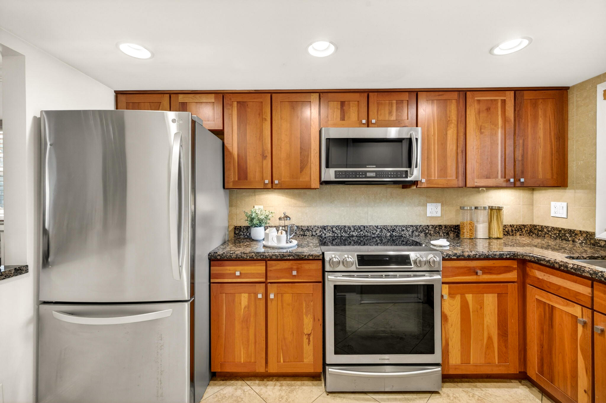 HIDDEN HARBOR CONDOMINIUM - Residential