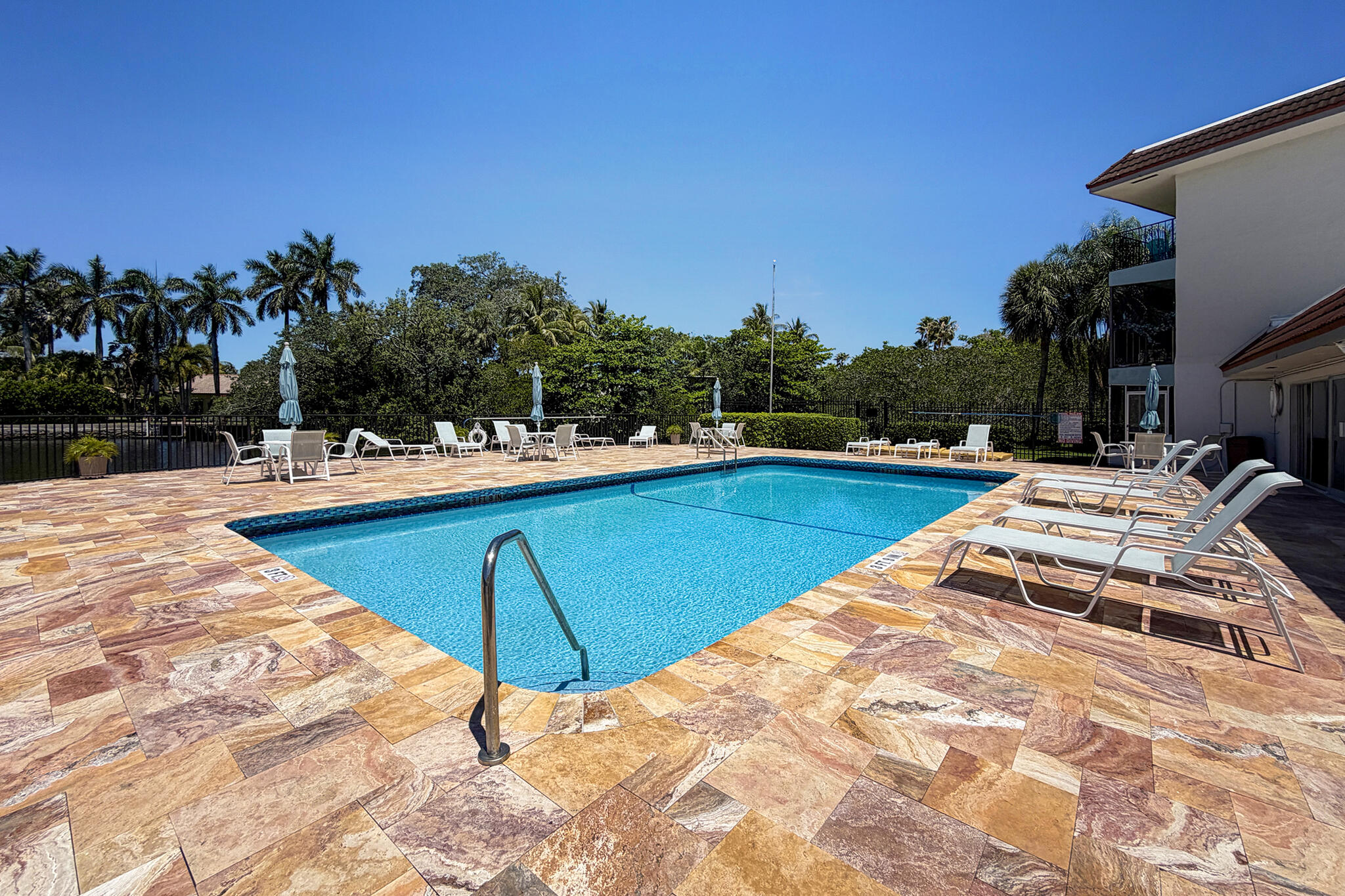 HIDDEN HARBOR CONDOMINIUM - Residential