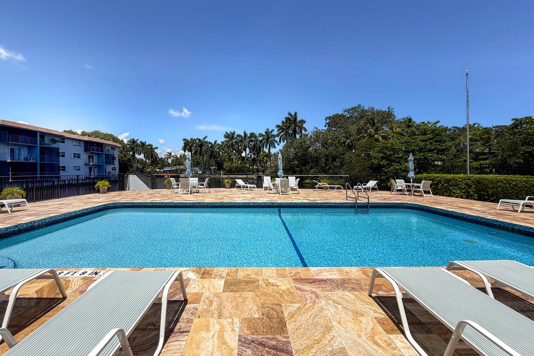 HIDDEN HARBOR CONDOMINIUM - Residential