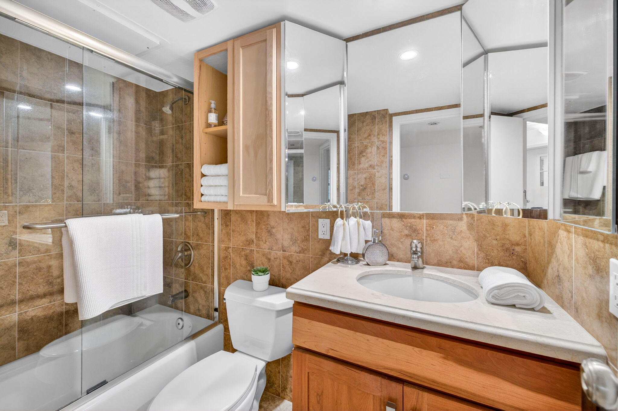 HIDDEN HARBOR CONDOMINIUM - Residential