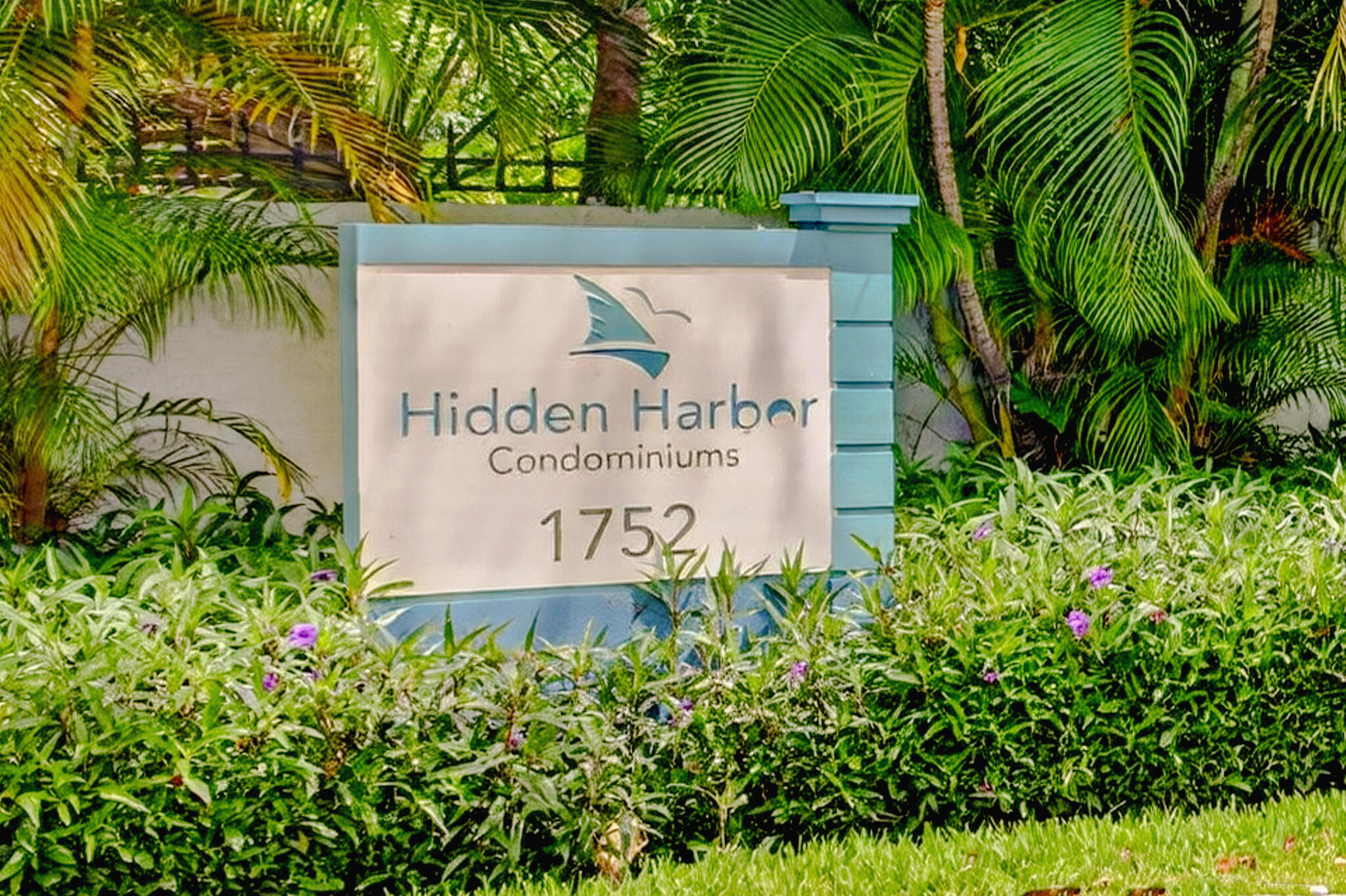 HIDDEN HARBOR CONDOMINIUM - Residential