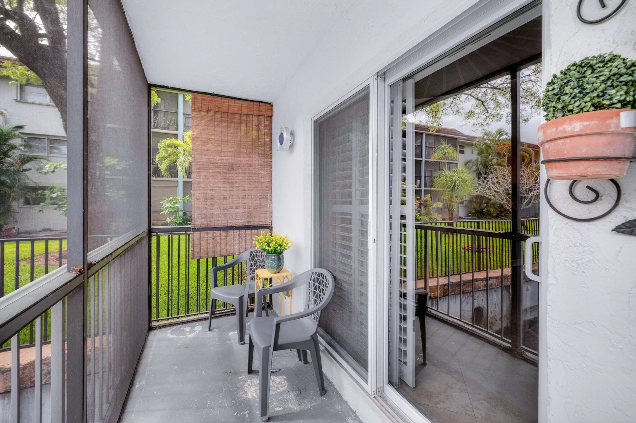 HIDDEN HARBOR CONDOMINIUM - Residential