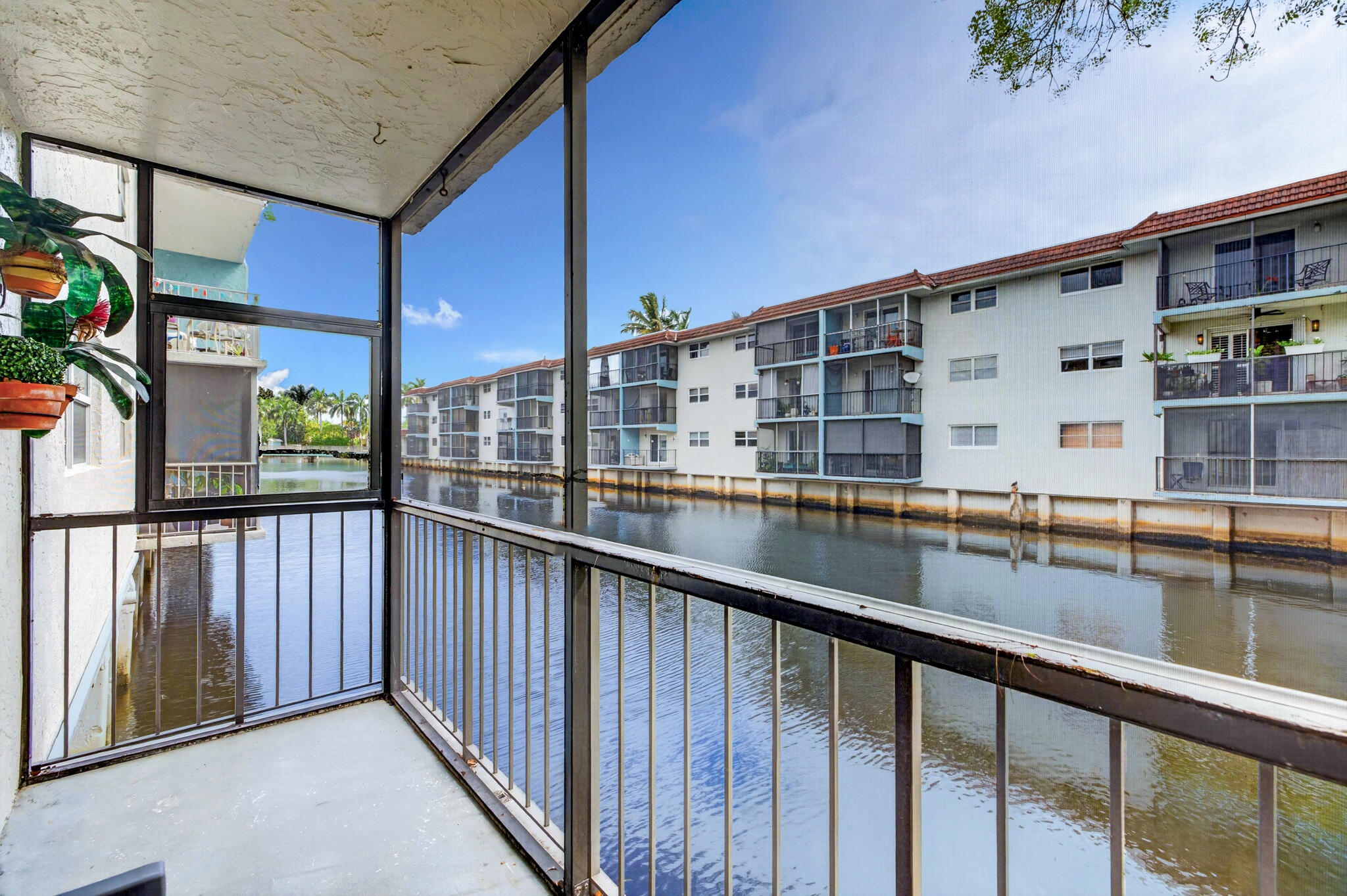 HIDDEN HARBOR CONDOMINIUM - Residential