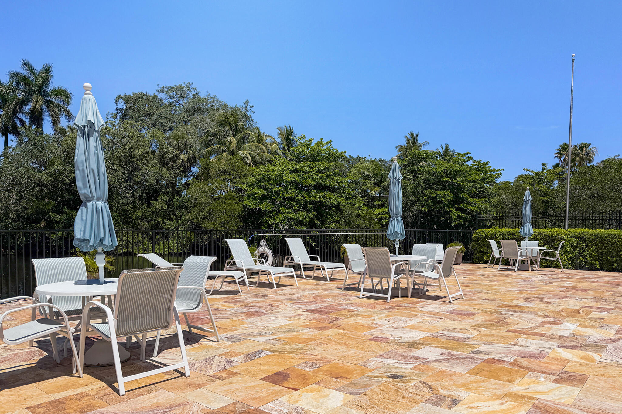 HIDDEN HARBOR CONDOMINIUM - Residential