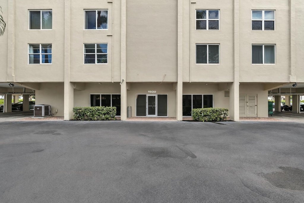 Photo of 1600 SE 15TH Street #201, Fort Lauderdale, FL 33316 (MLS # B26095011)