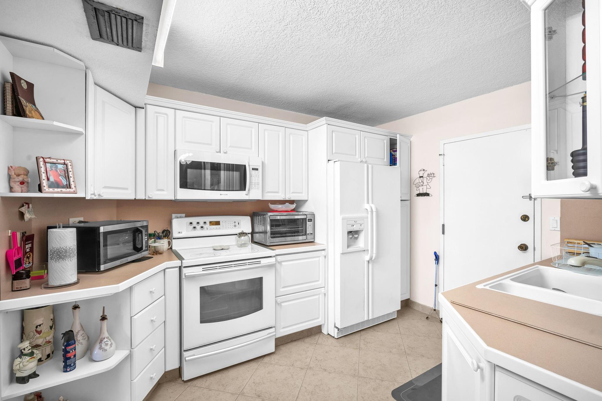 Canongate Condo - Residential