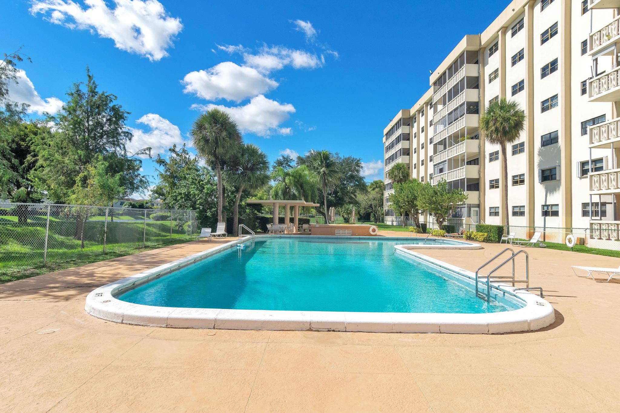 Canongate Condo - Residential