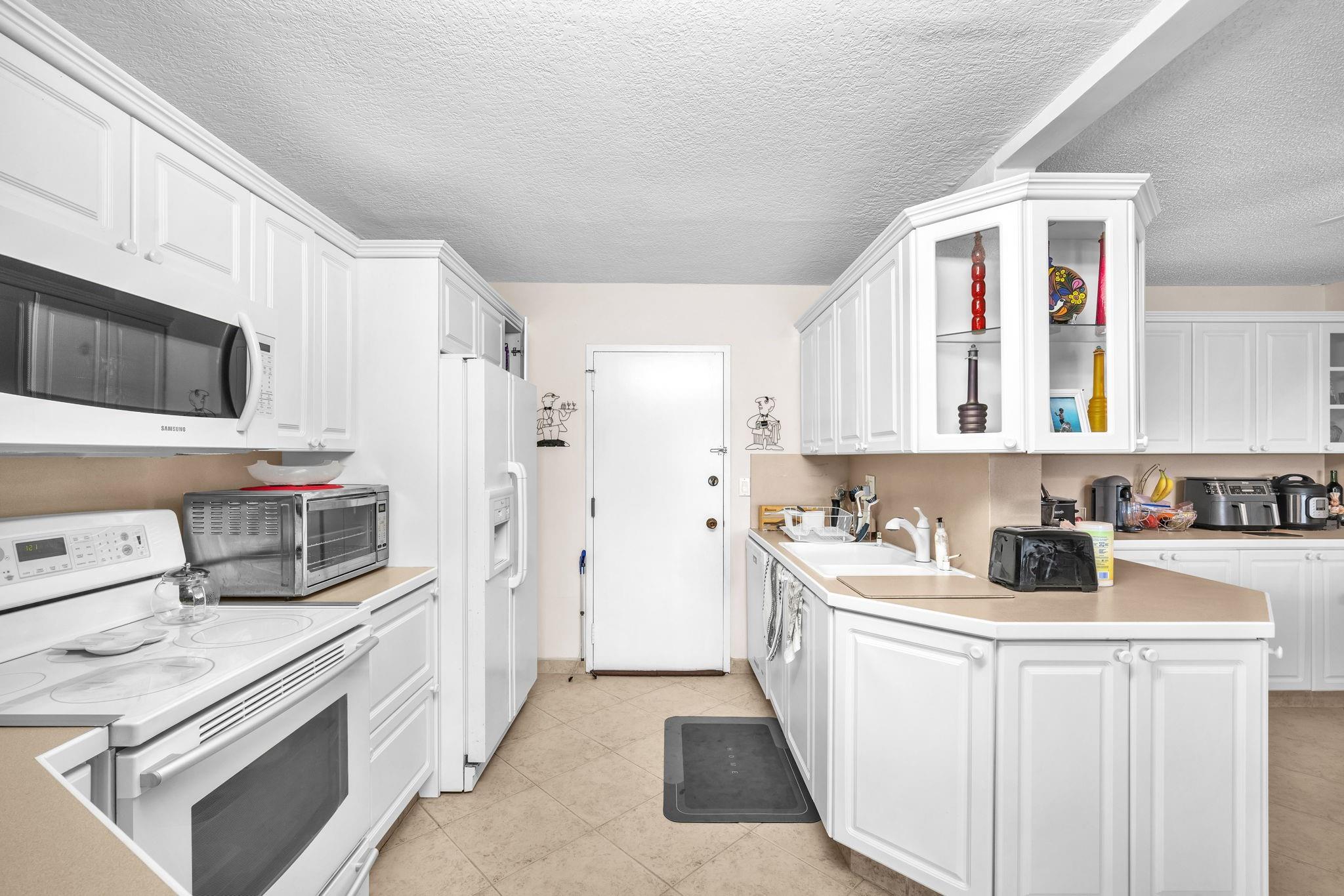 Canongate Condo - Residential