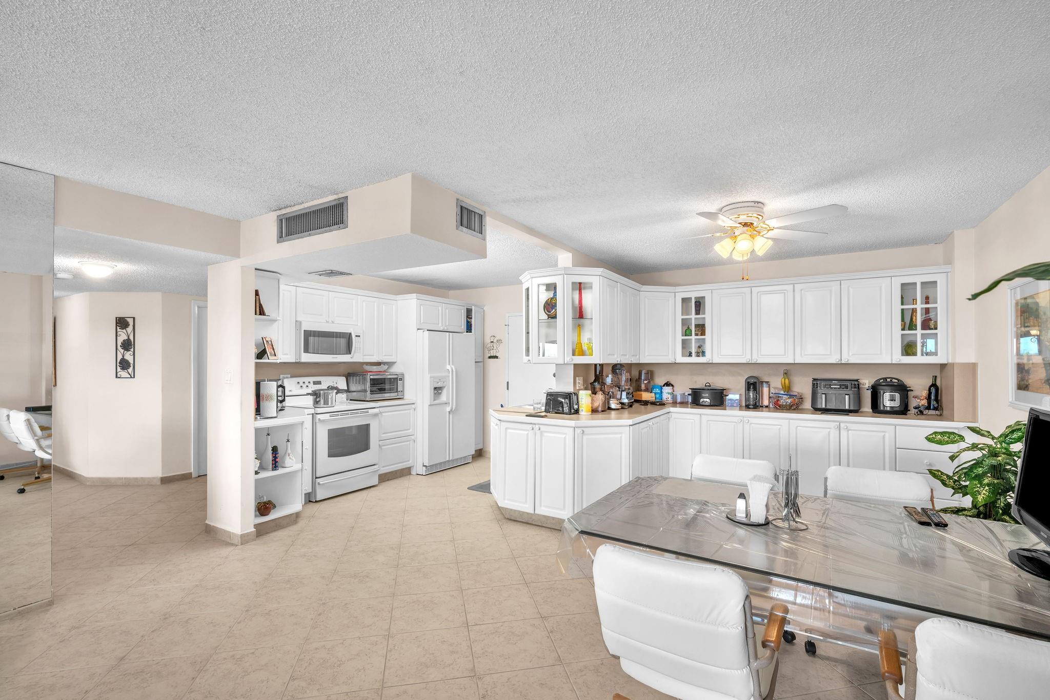 Canongate Condo - Residential