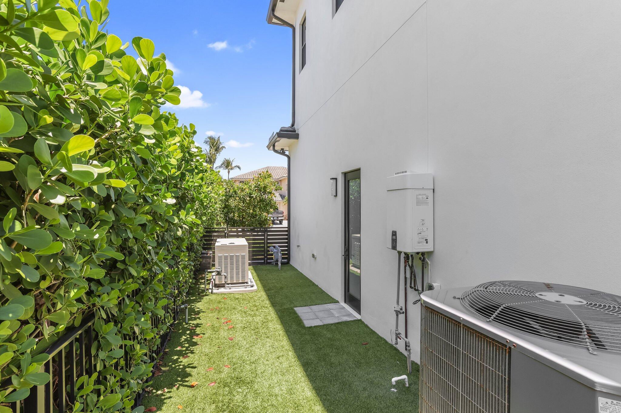 BLUE INLET - Residential