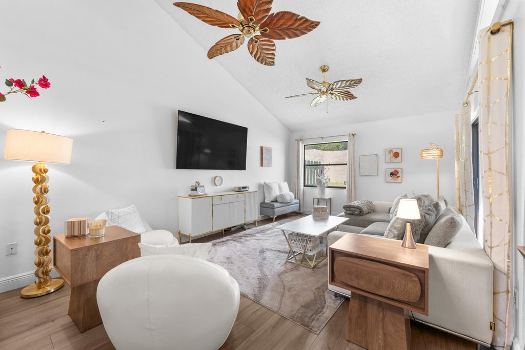 Photo of 6138 ALOMA Lane, Boca Raton, FL 33433 (MLS # B26065768)