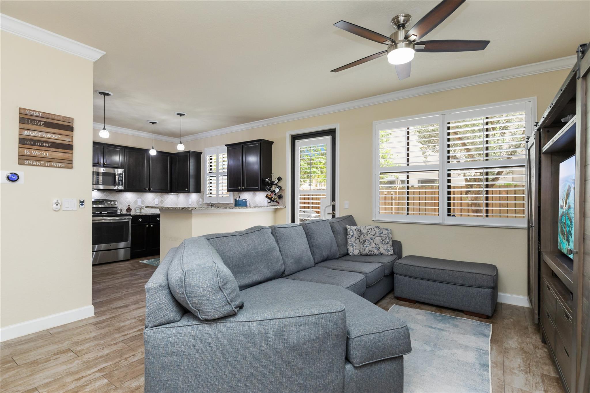8448 Lakeview Trl