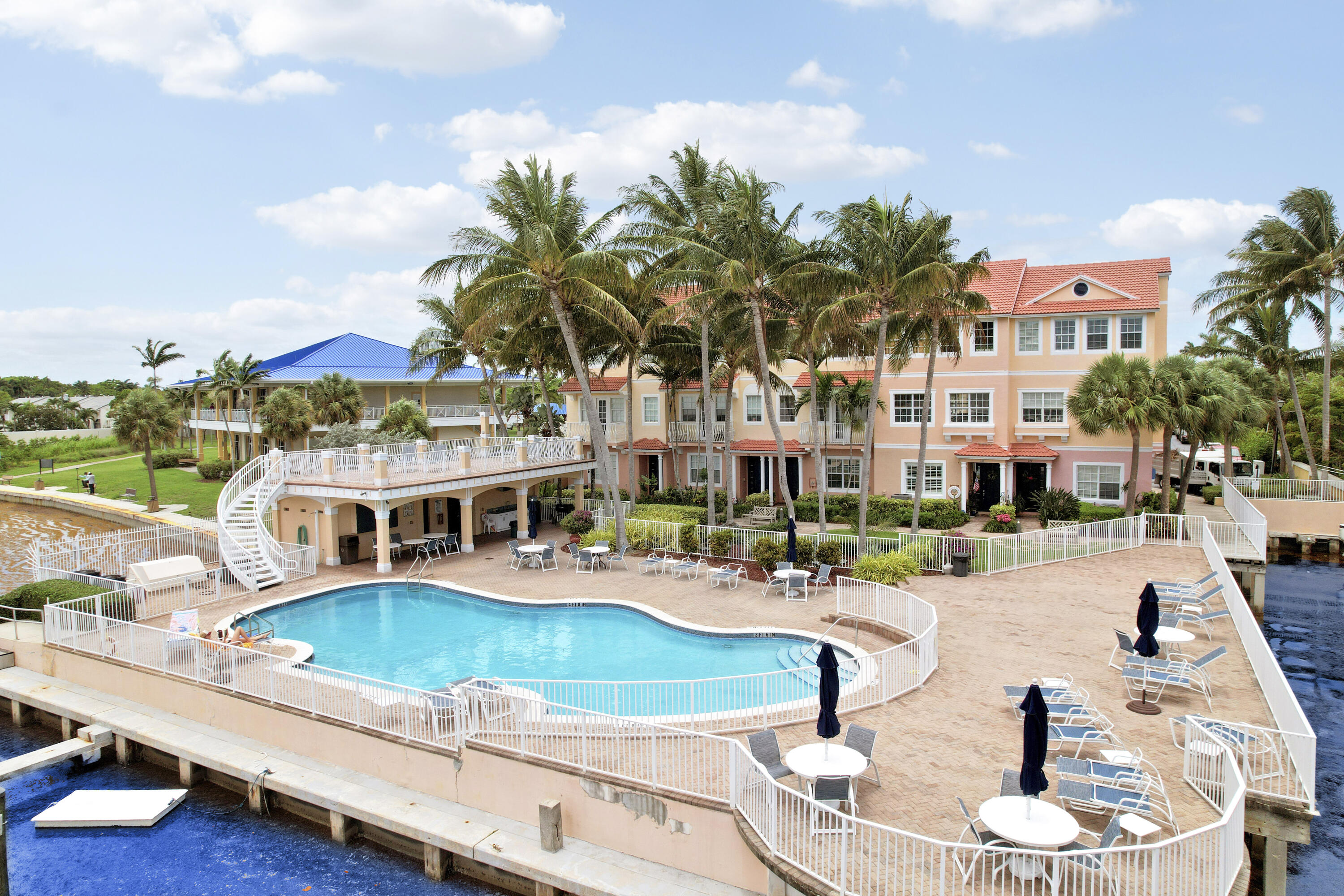 115 Harbors Way