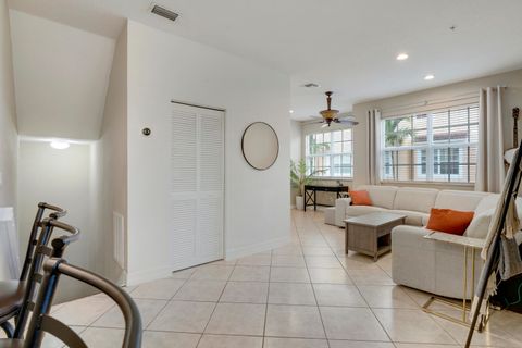 Tiny photo for 115 Harbors Way, Boynton Beach, FL 33435 (MLS # B26037358)