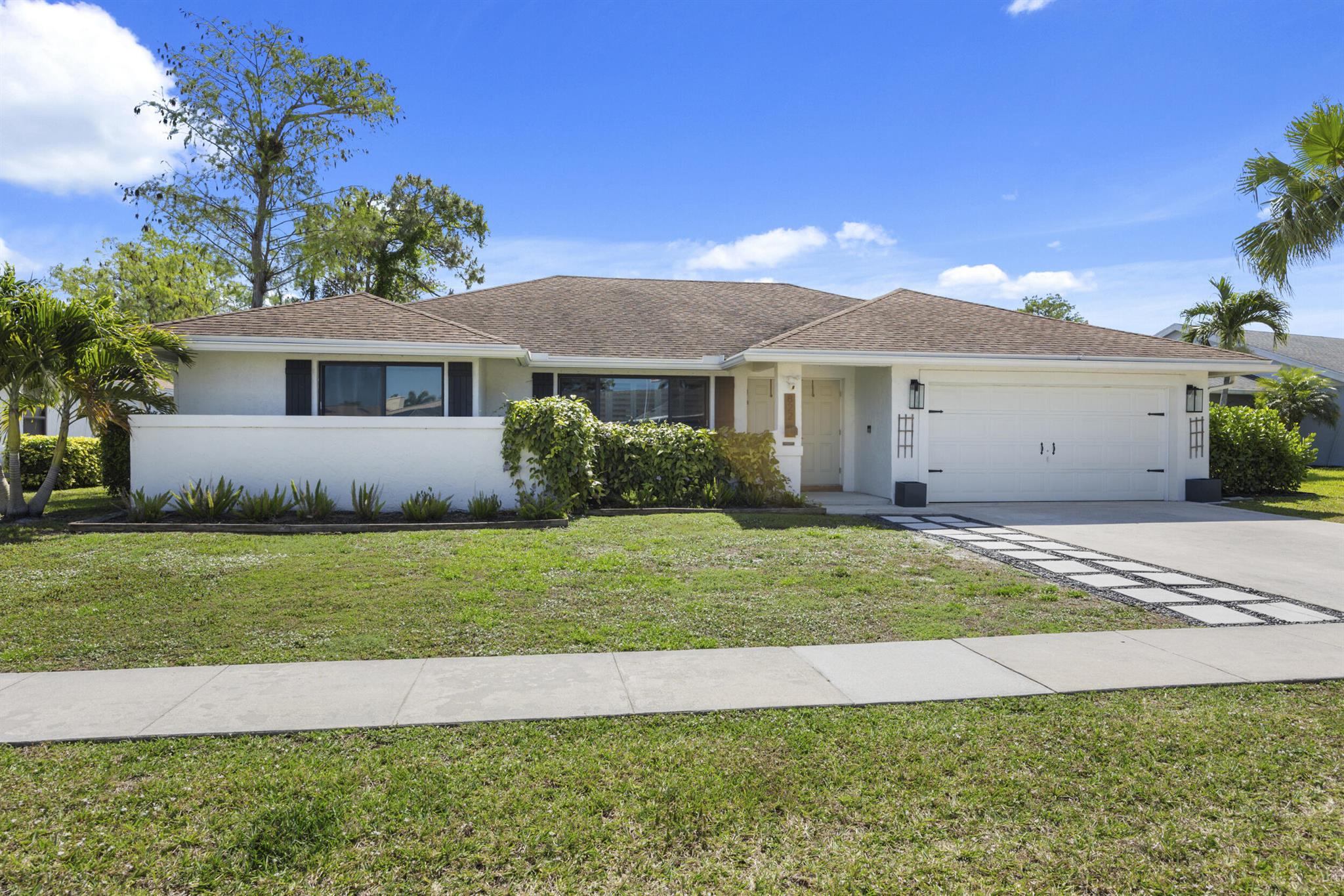 822 Azure Avenue