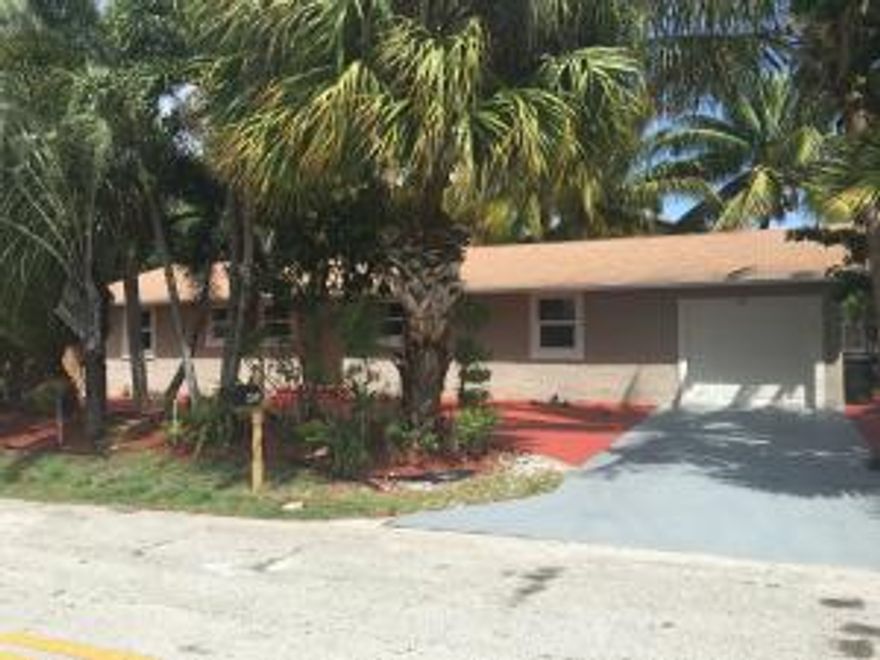 Completely renovated 4 bed 2 bath with 1 car garage close to downtown Delray, beaches and shopping! Impact windows, new electrical panel and new A/C with 5 year warranty. Roof replaced in '06. Seller offering $3,000 credit for new appliances! No HOA! Perfect for investors or first time buyers! FHA-VA offers welcome.