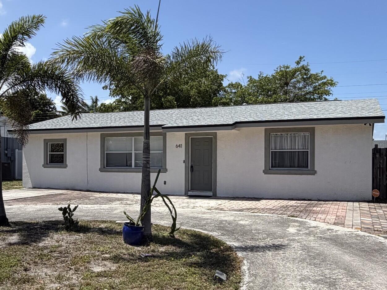 641 SW 14th Court