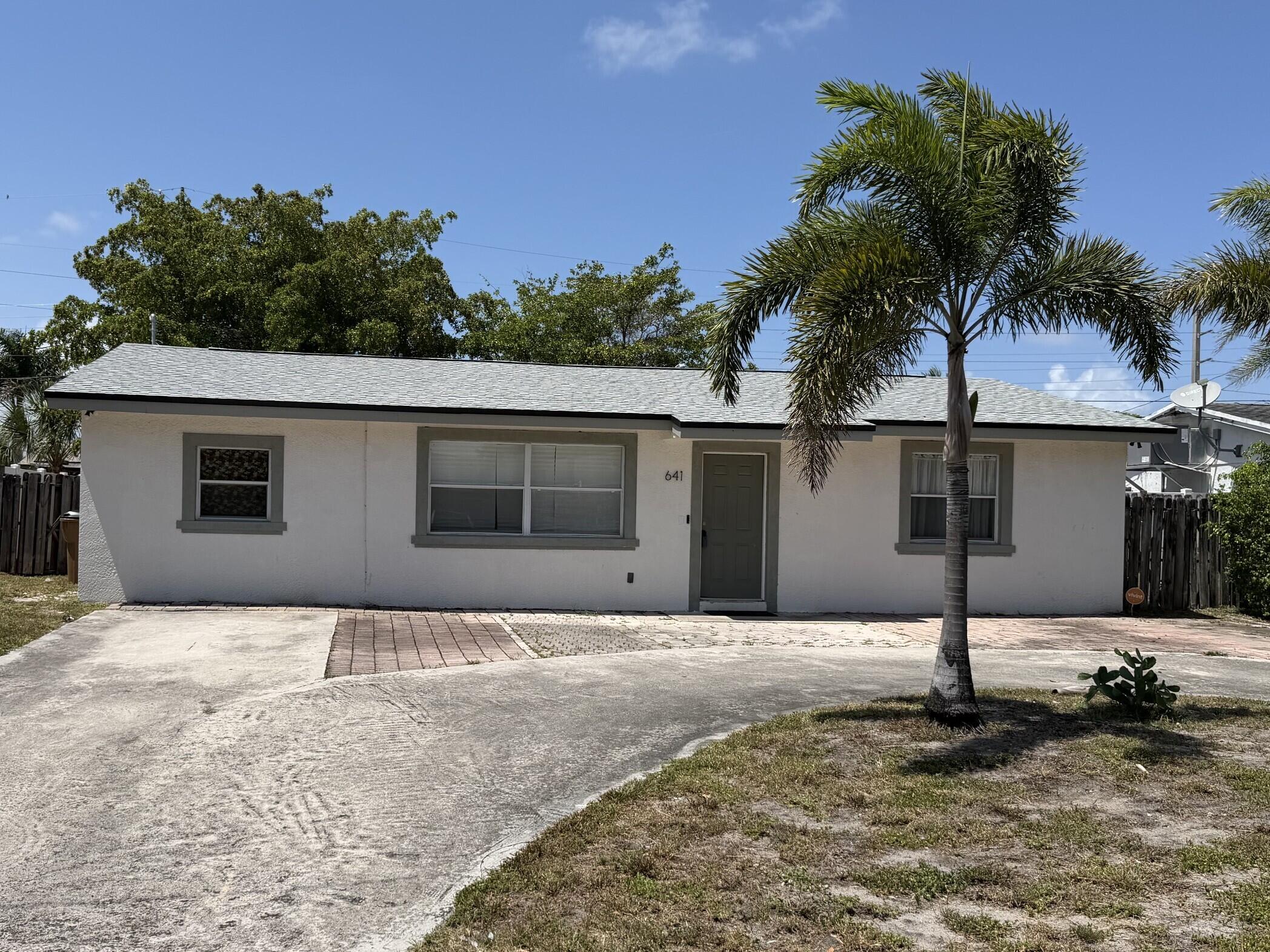 641 SW 14th Court