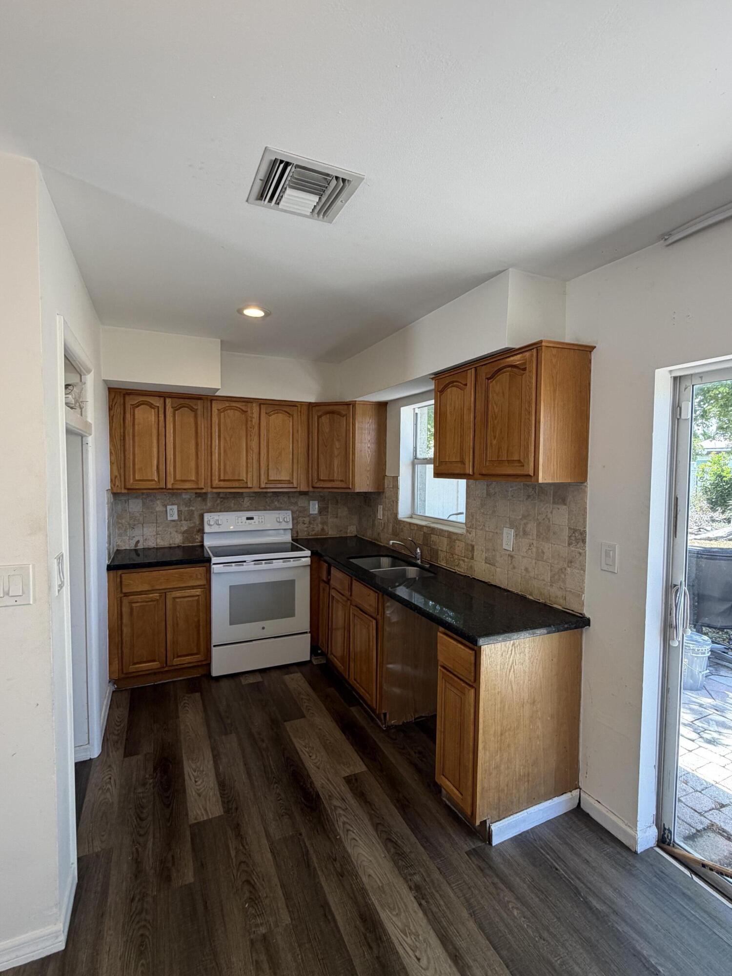 NORTH BROWARD HIGHLANDS SEC 3 - Residential