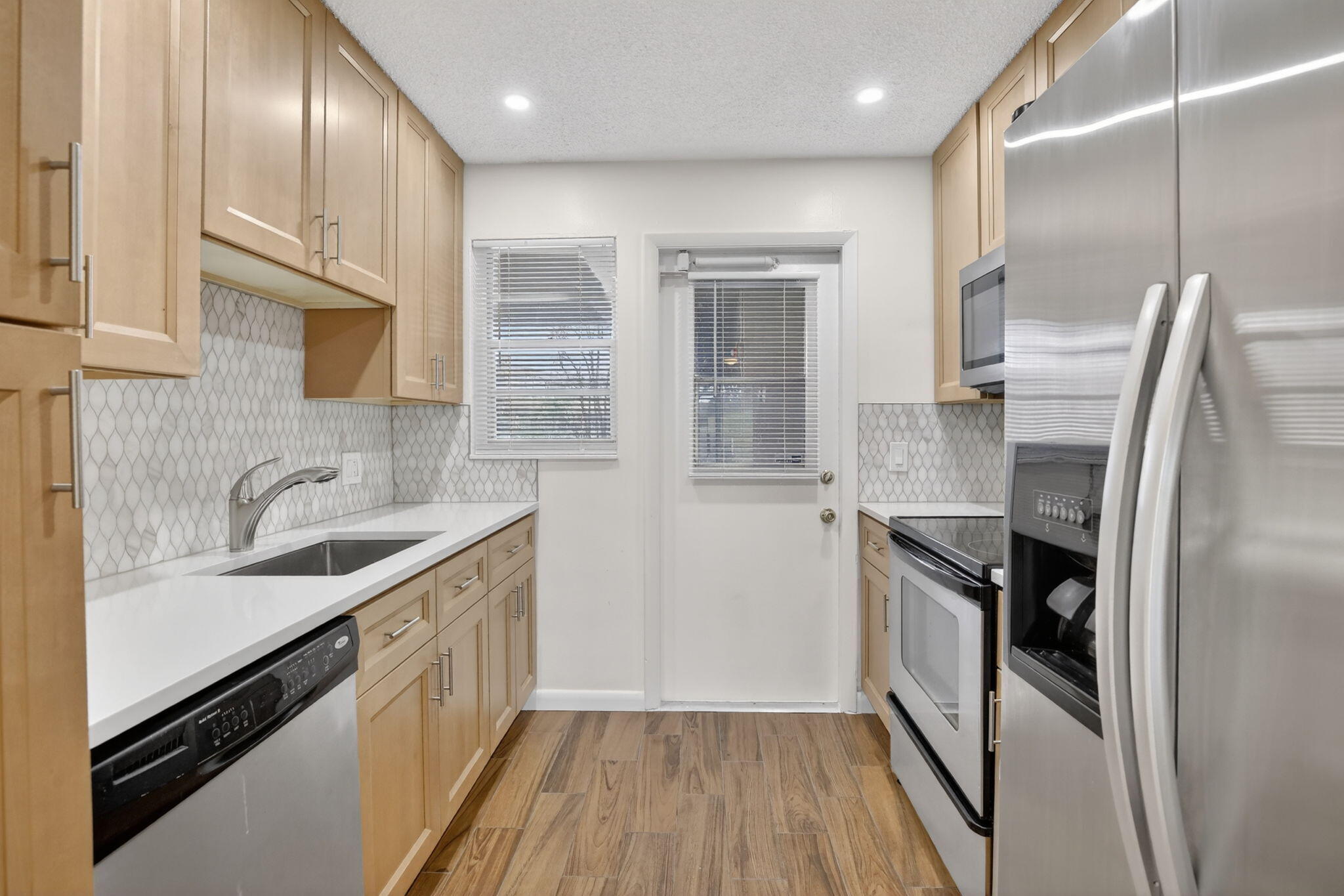 ARROWHEAD CONDO NO IV - Residential