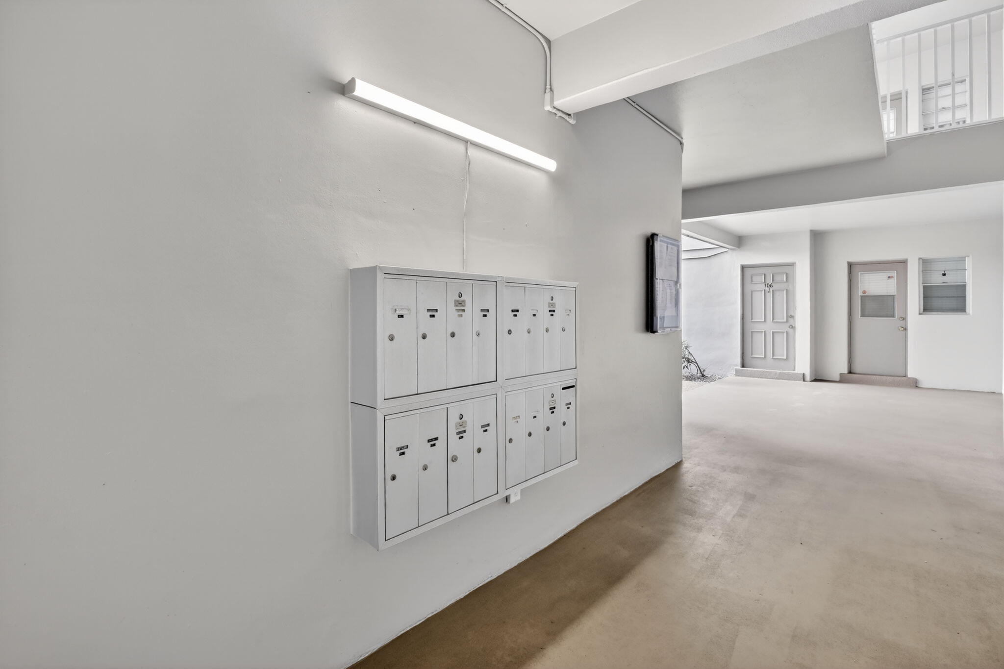 ARROWHEAD CONDO NO IV - Residential