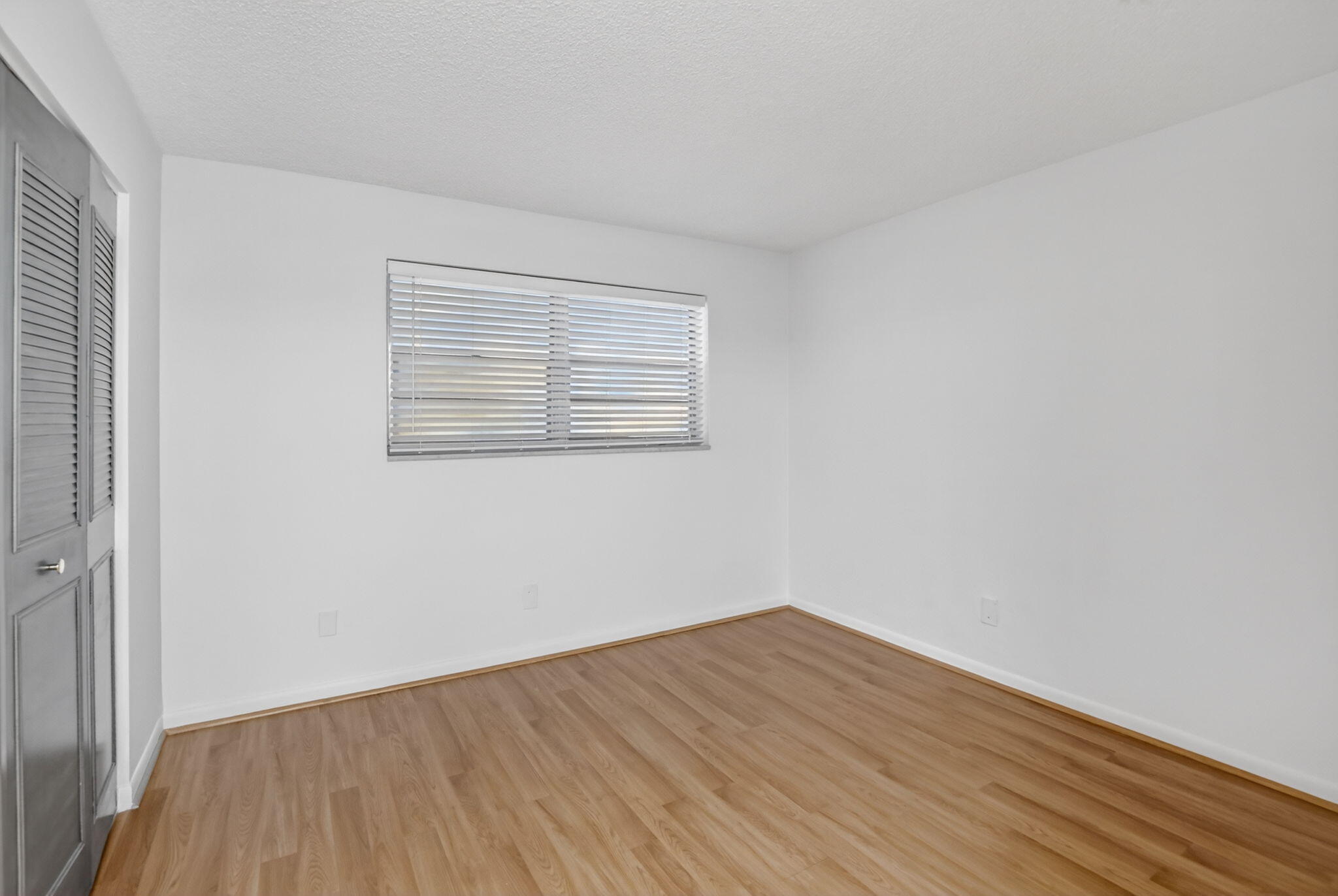 ARROWHEAD CONDO NO IV - Residential