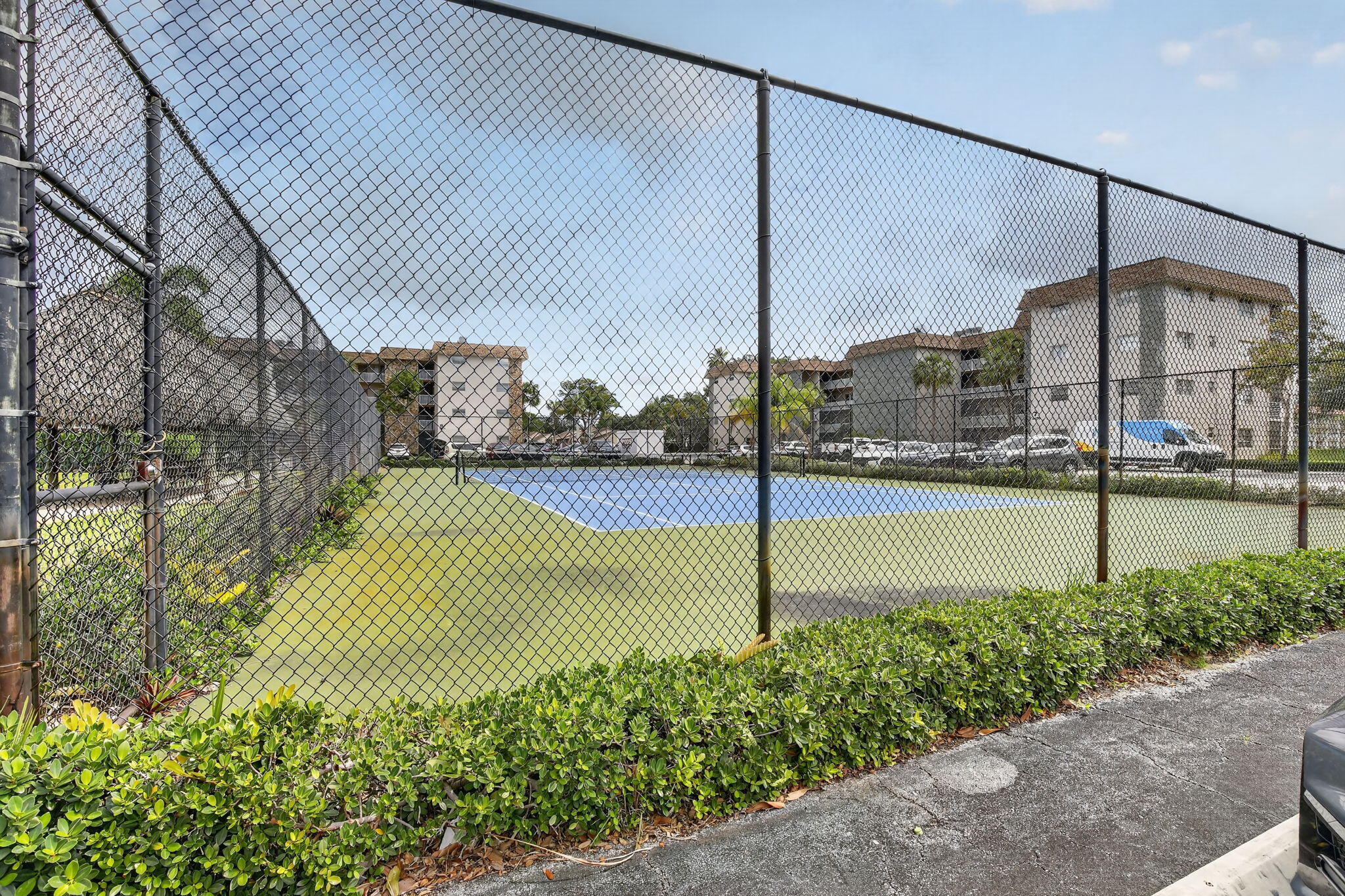 ARROWHEAD CONDO NO IV - Residential