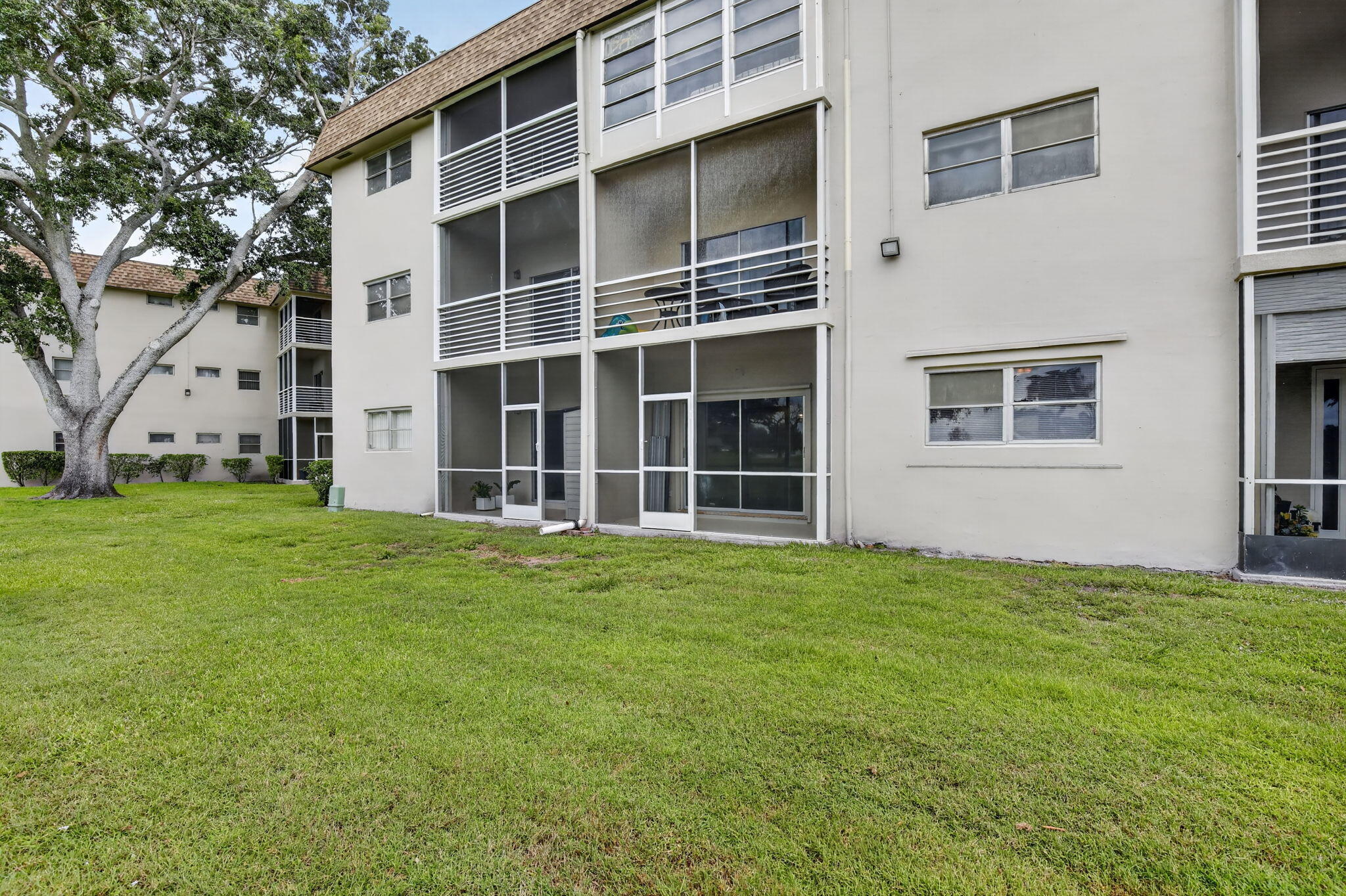 ARROWHEAD CONDO NO IV - Residential