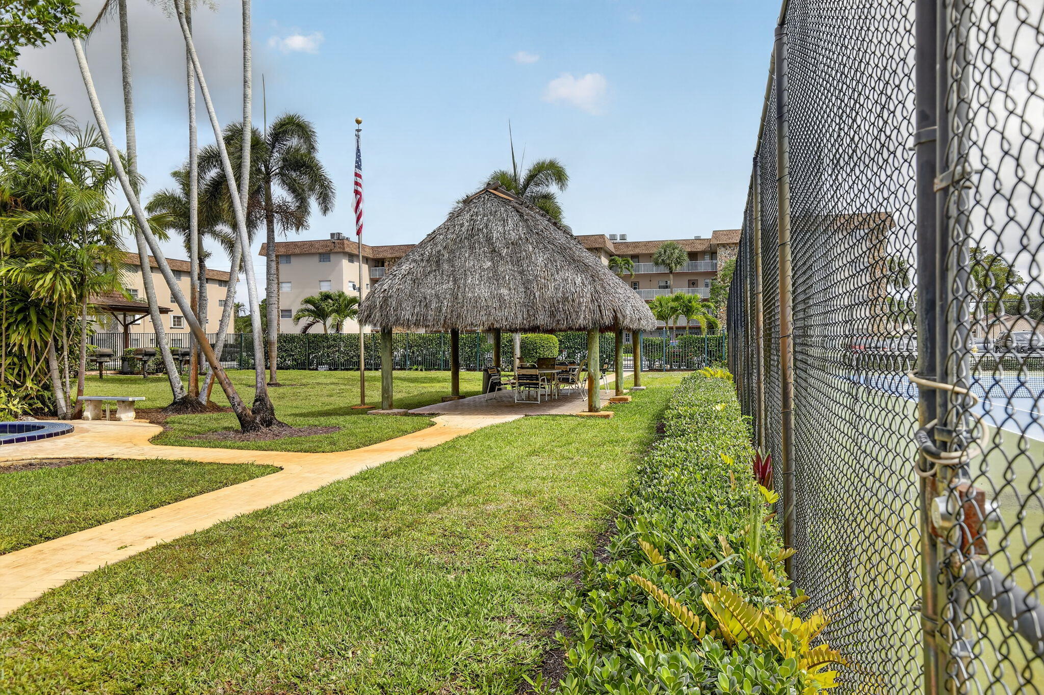 ARROWHEAD CONDO NO IV - Residential