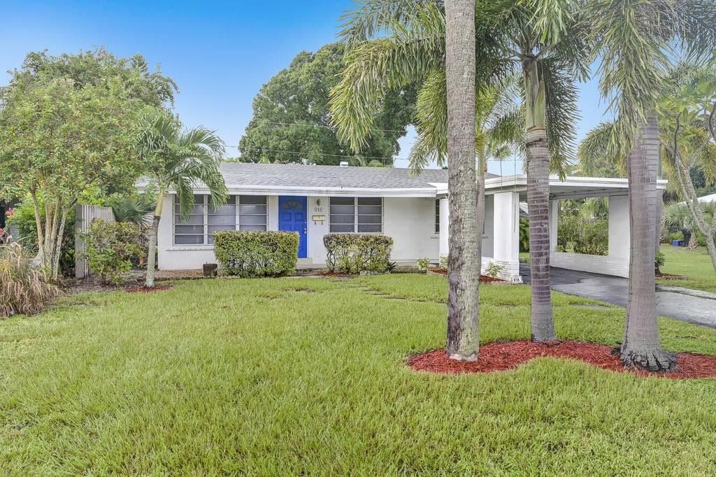 Photo of 916 NE 18th Street, Fort Lauderdale, FL 33305 (MLS # F10551971)