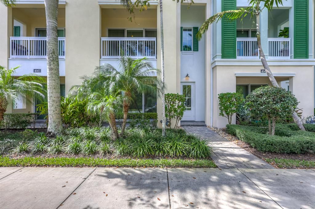 Photo of 4047 Faraday Way, Palm Beach Gardens, FL 33418 (MLS # R10864882)