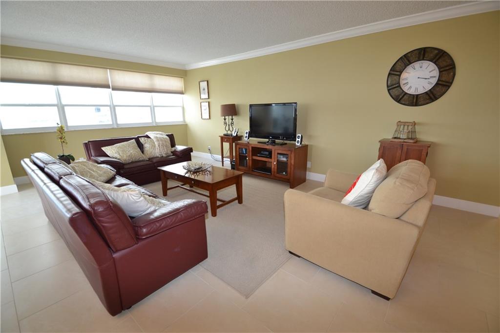 THE COMMODORE - Residential