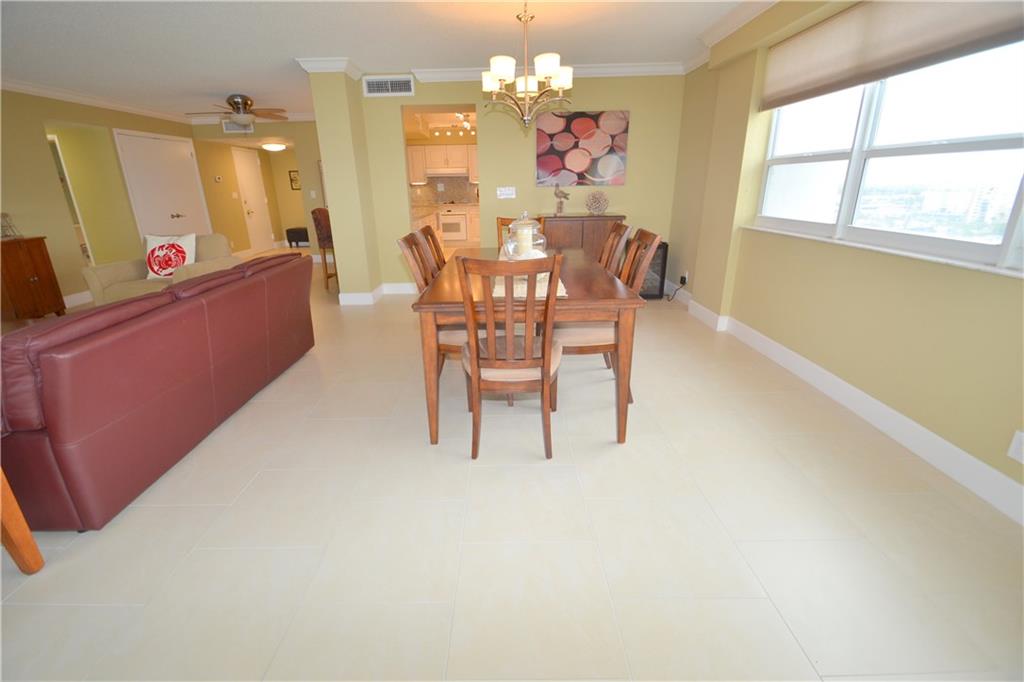 THE COMMODORE - Residential