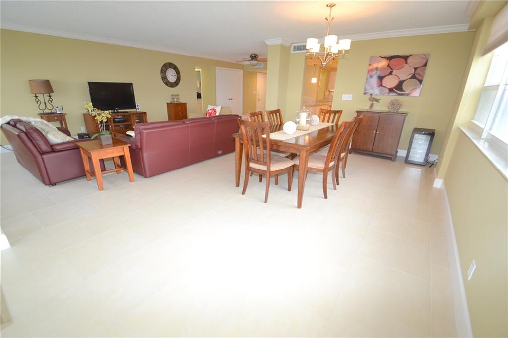 THE COMMODORE - Residential