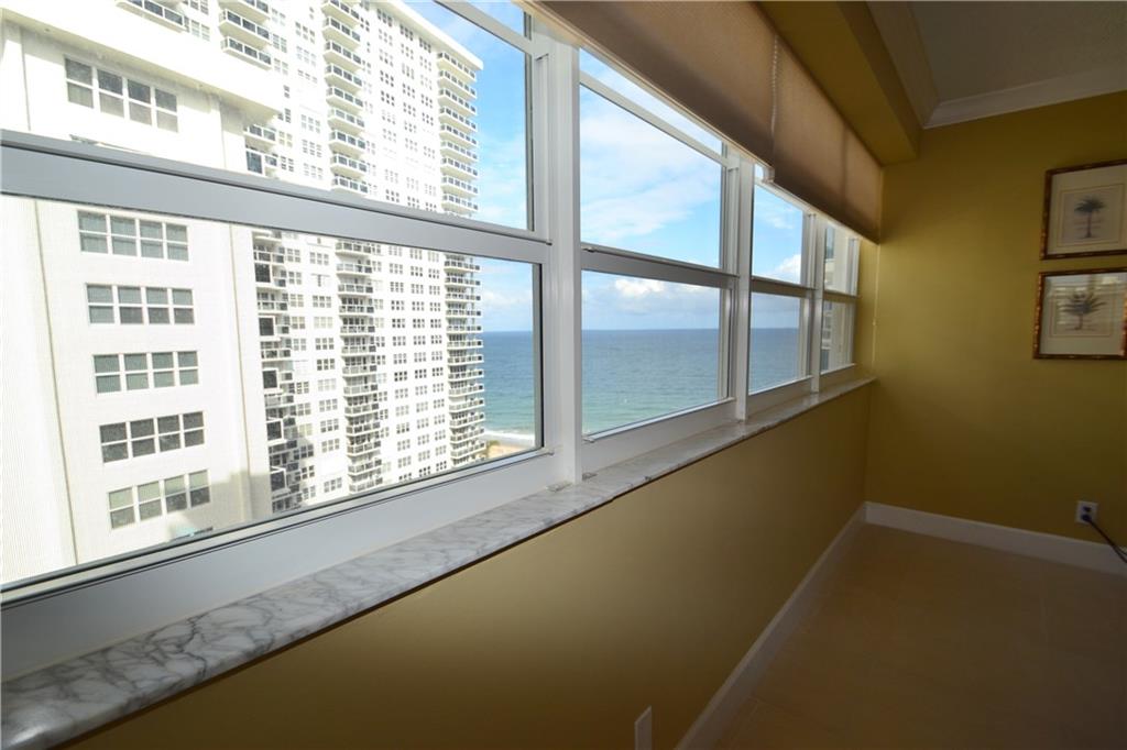 THE COMMODORE - Residential