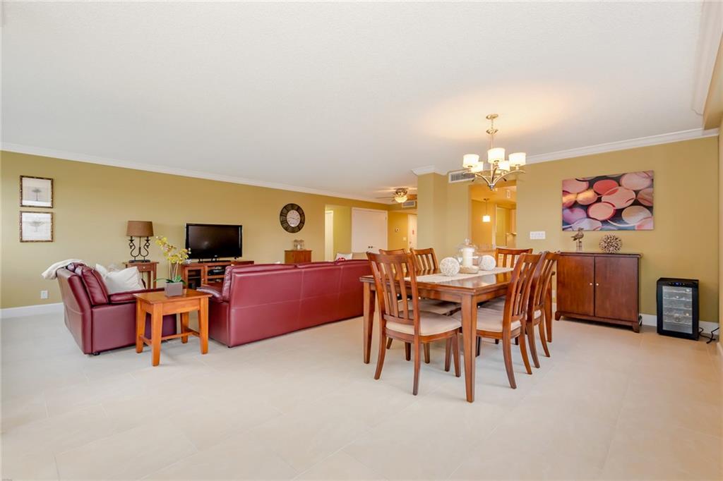 THE COMMODORE - Residential