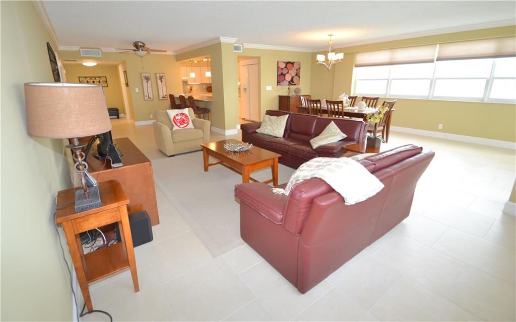 THE COMMODORE - Residential