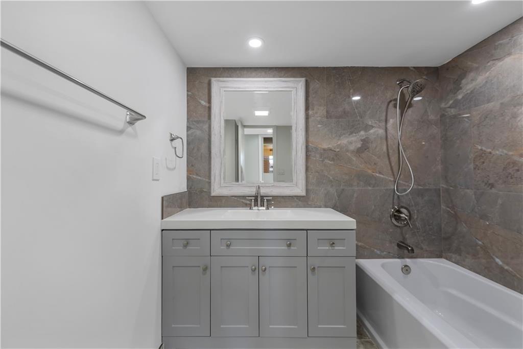 7080 Environ BLVD 522