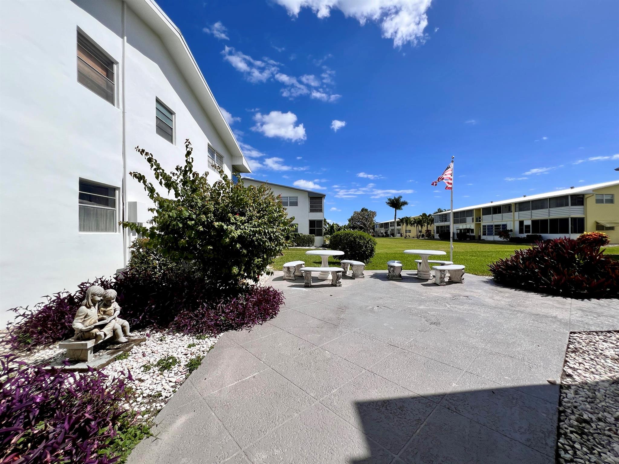 CENTURY VILLAGE - SHEFFIE - Residential
