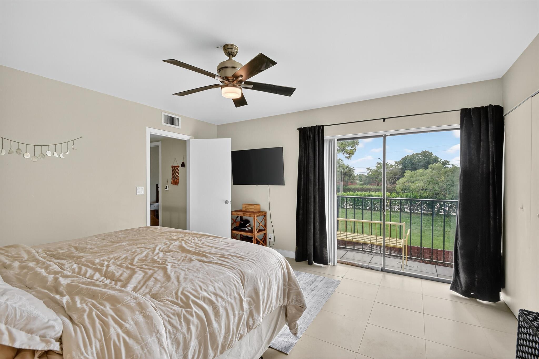 LAKESIDE - Residential