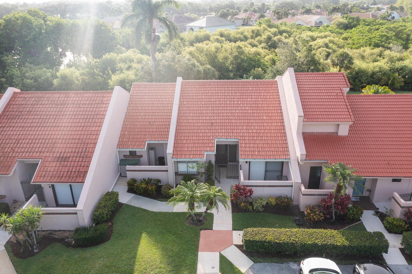 VILLAS OF SANDPIPER BAY U - Residential Lease