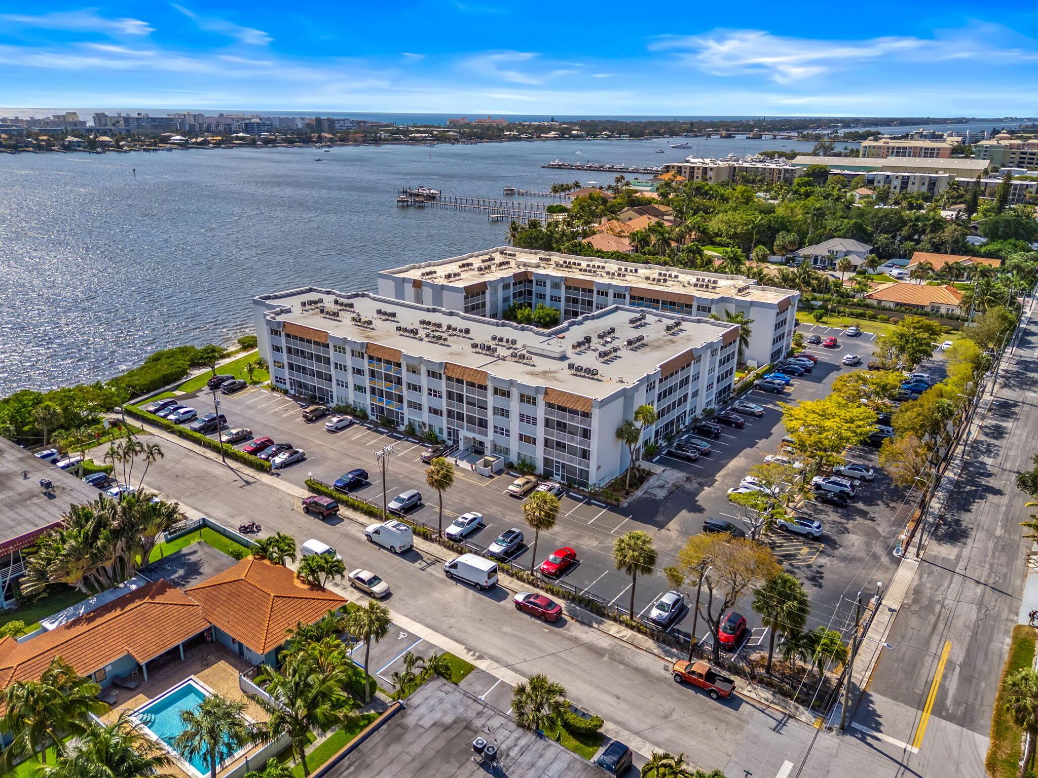 1502 S Lakeside Drive 301