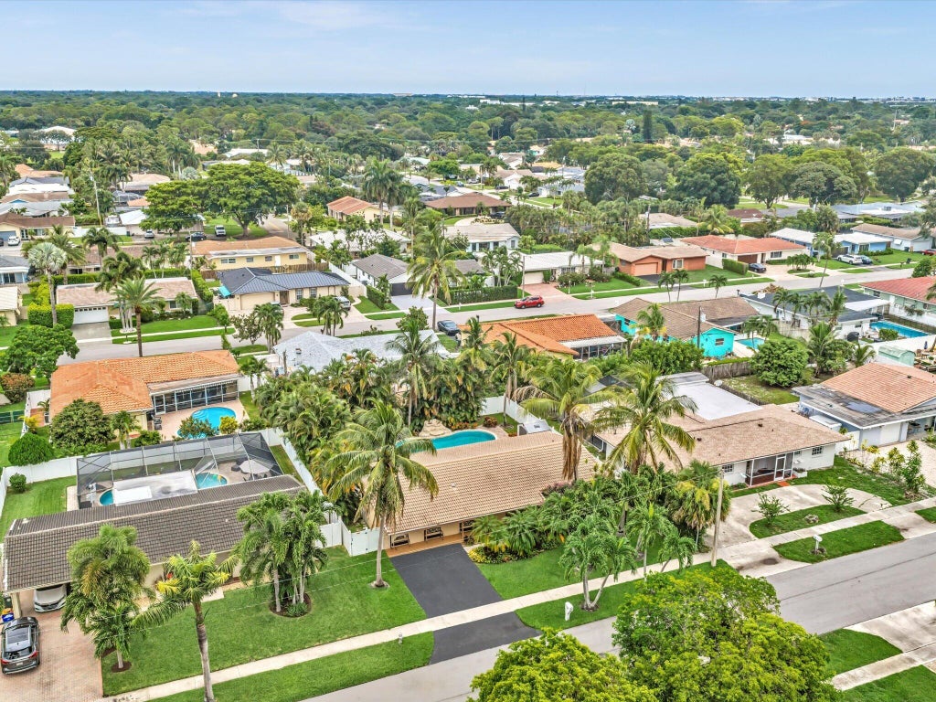 Photo of 11 FOREST HILLS Lane, Boca Raton, FL 33431 (MLS # B26060826)