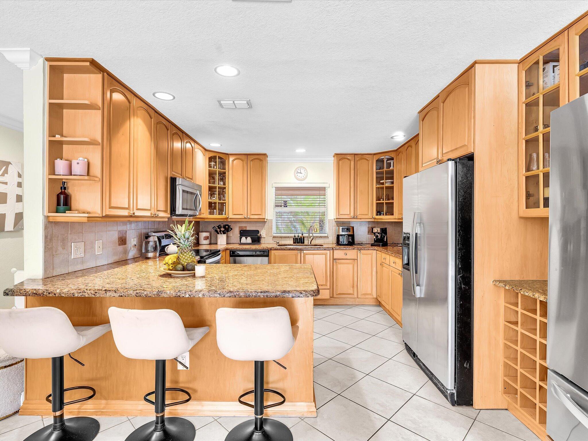 11 FOREST HILLS Lane